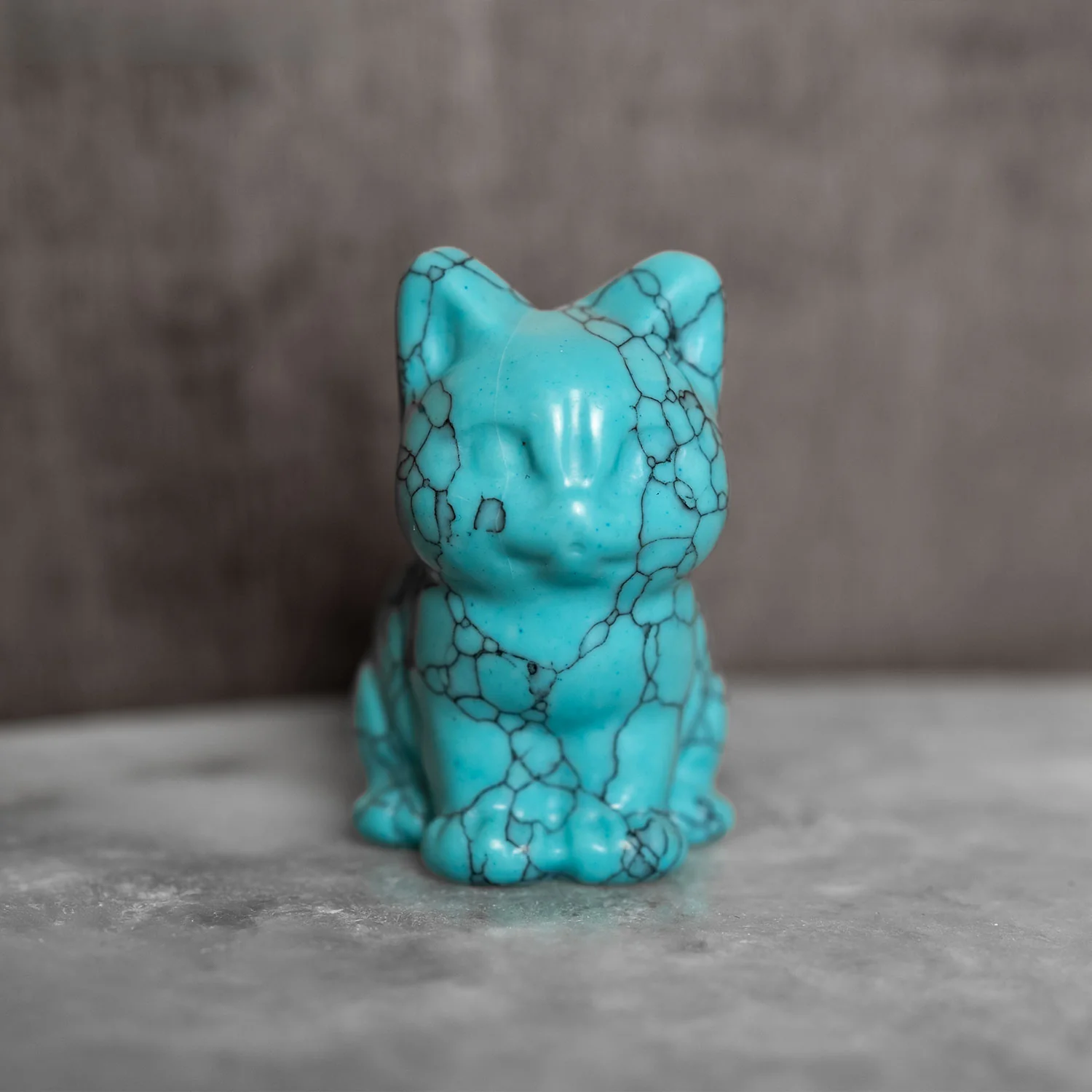 1.5" Howlite Turquoise Cat Gemstone Carving - Image 4