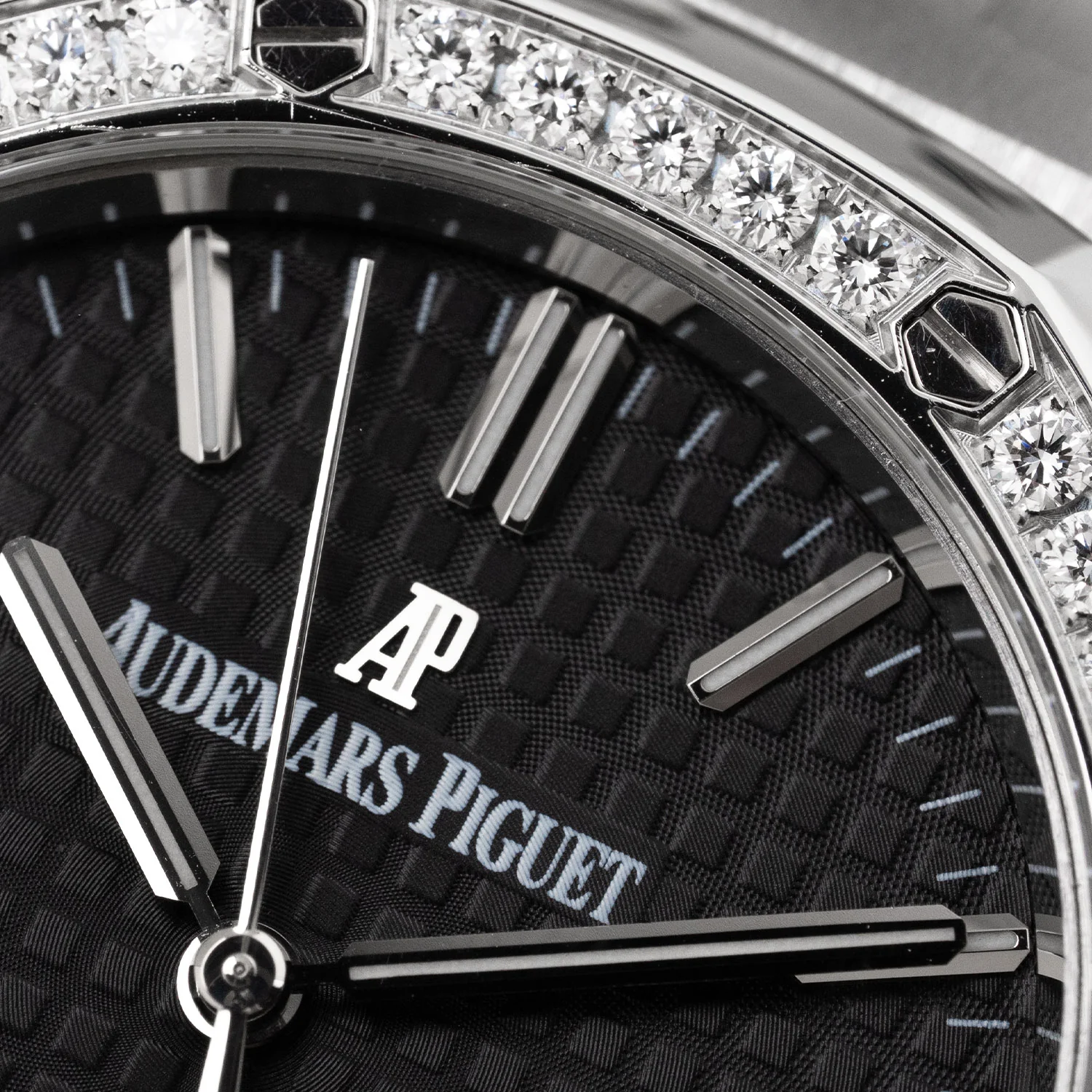 Royal Oak 37mm Factory Diamond Bezel Black Dial 2013 - 15451ST.ZZ.1256ST.01 - Image 4