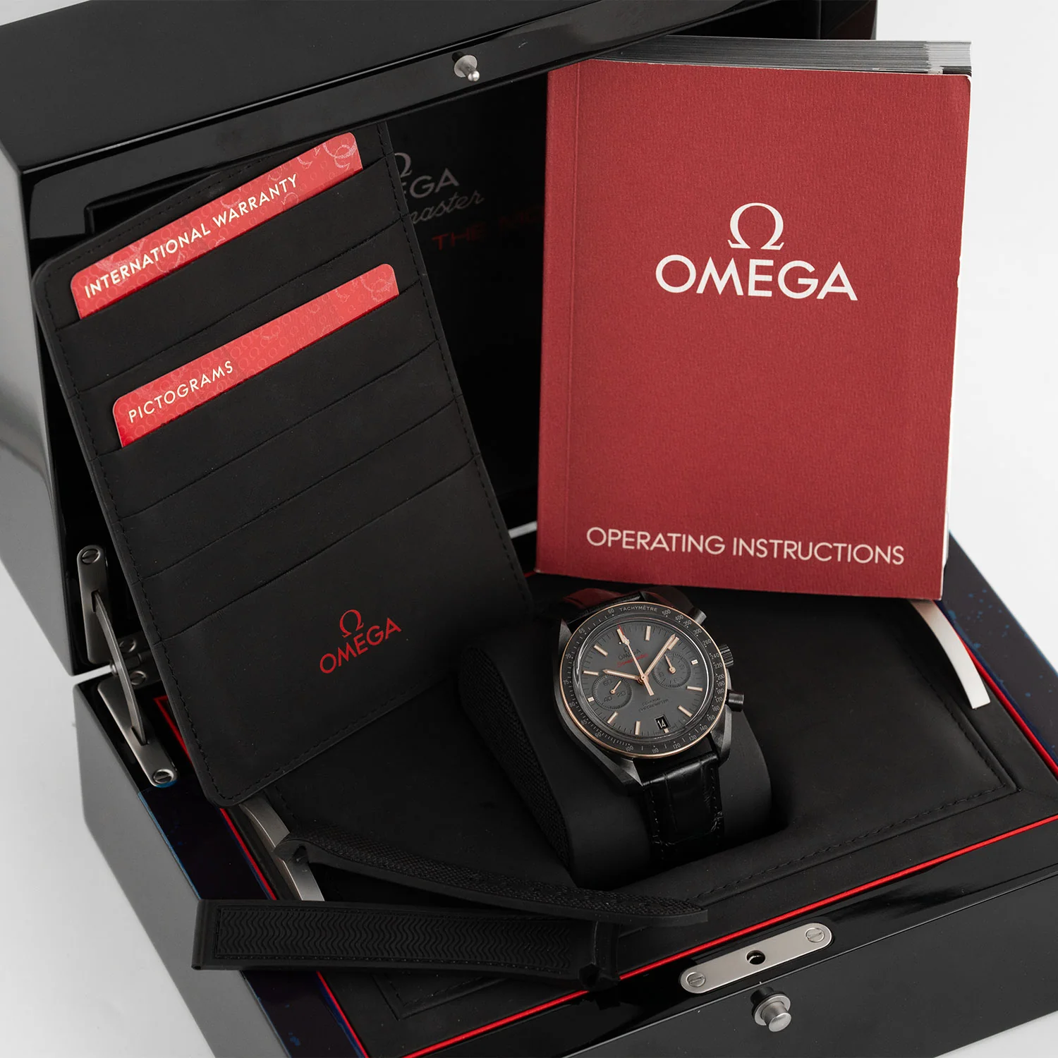 Speedmaster Dark Side Of The Moon Sedna Black Full Set 2025 - 311.63.44.51.06.001 - Image 8