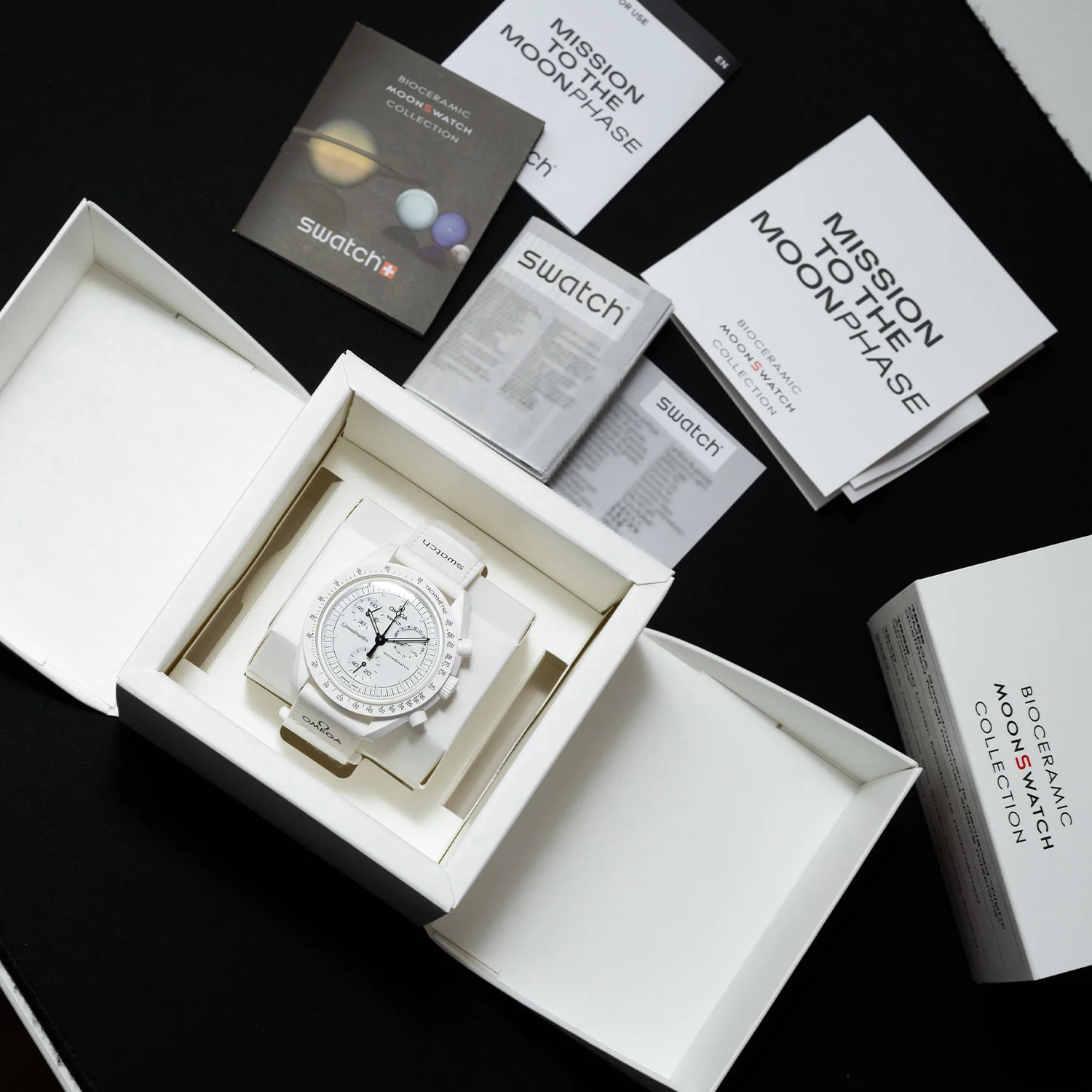 Swatch X Omega Moonswatch - Snoopy - Image 6