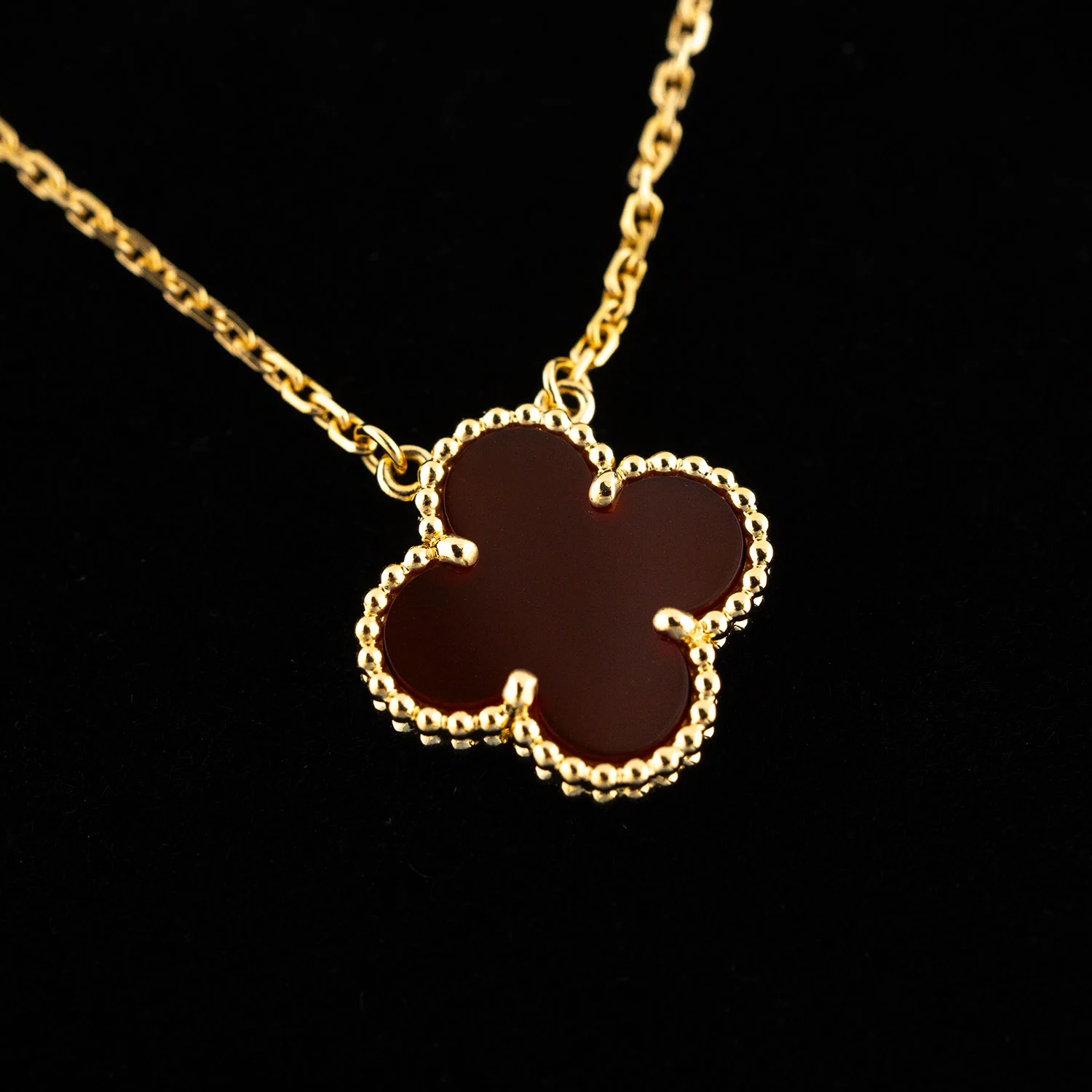 Vintage Alhambra Pendant Necklace Carnelian - Image 3